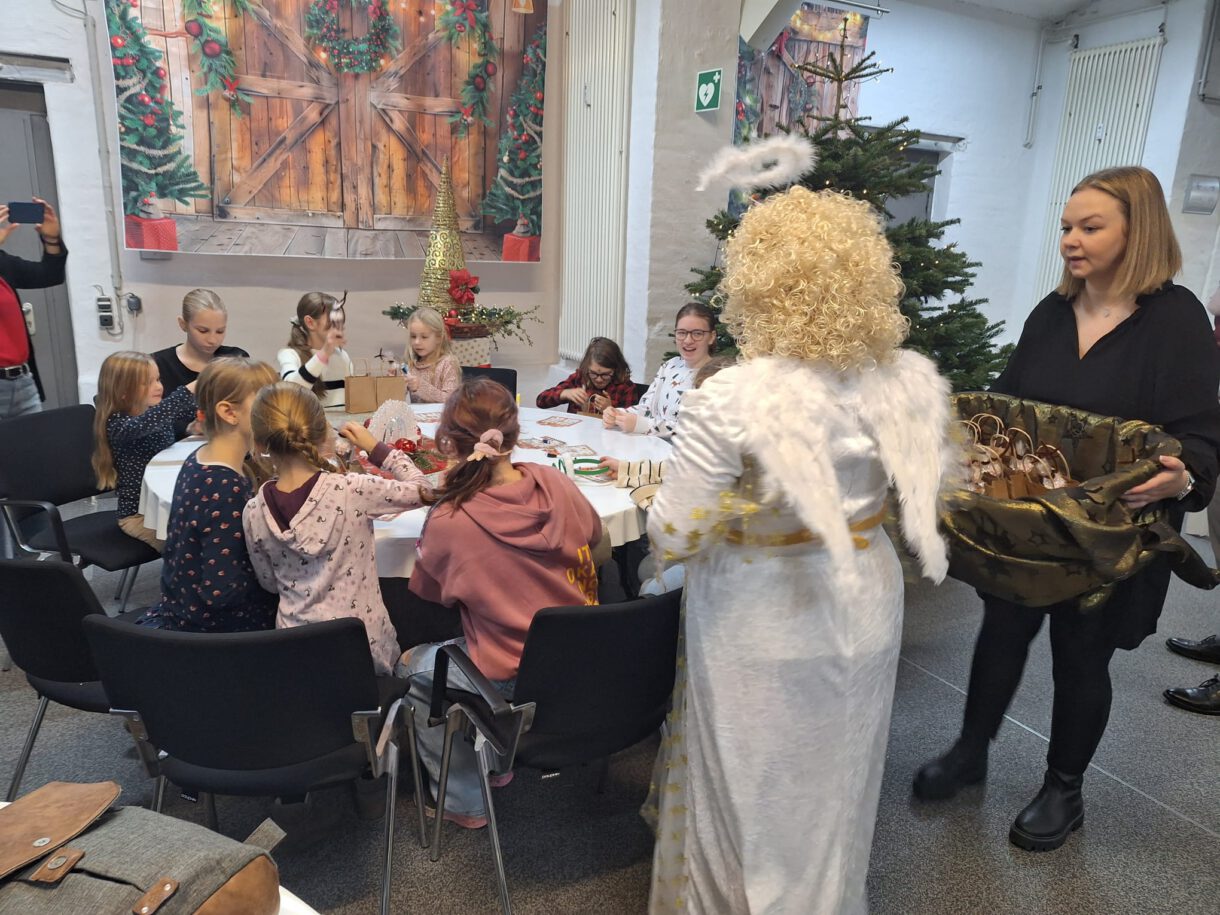 29f10e9f-4054-4810-b011-a28b7b46db54-1220x915 Vorweihnachtsbrunch der Prinzengarde Willich im Gründerzentrum